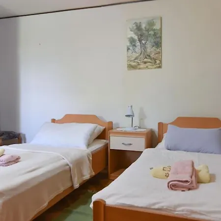 Jelena, Opatija - * لوفغان